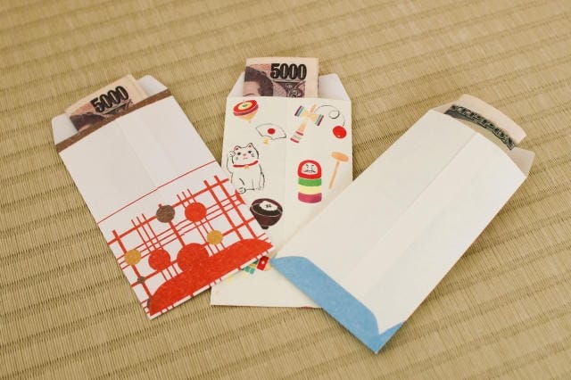 お年玉のポチ袋は封をするべきか？のり付けマナーと新紙幣の折り方